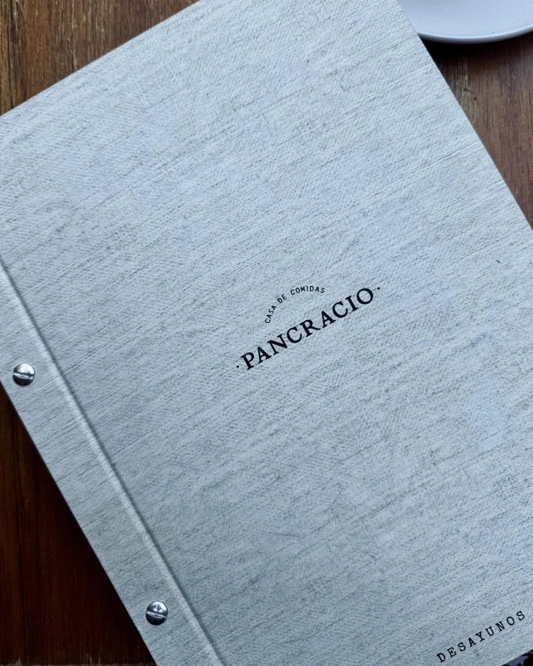 Logotipo de Pancracio elaborado sobre harina